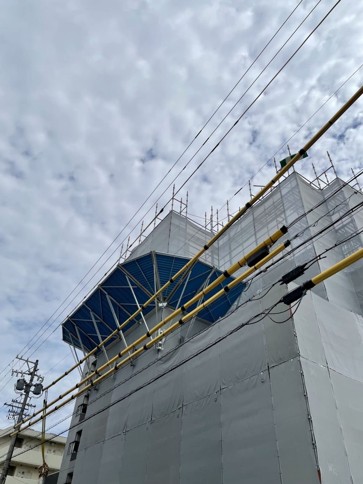 漏水調査に足場は必要?足場工事・高所作業車・ロープアクセスを徹底比較!